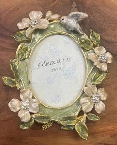 "Marco de fotos Colette et Cie floral pájaro esmalte ovalado estrás 2 1/2"" X 3""" - Imagen 1 de 4