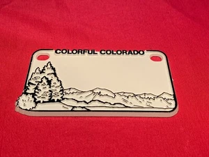 Vintage buntes Colorado Souvenir Kunststoff Mini Namensschild  - Bild 1 von 4