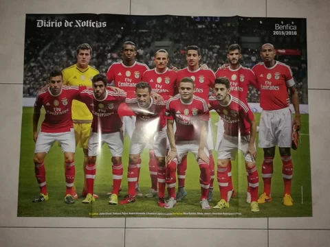 DN GIANT POSTER (80 x 60) SL BENFICA TEAM 2015/2016 Cover