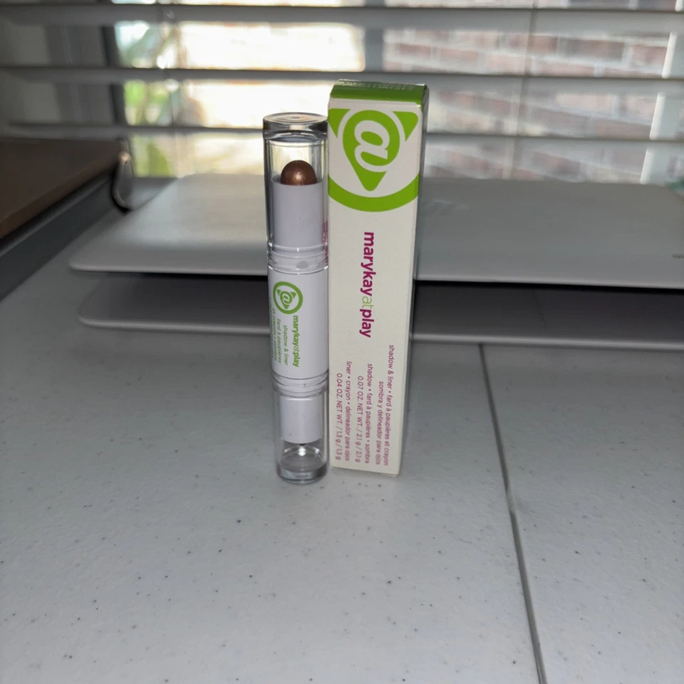 Mary Kay At Play Eye Shadow & Liner Mint To Be #084188 - Image 1 of 4