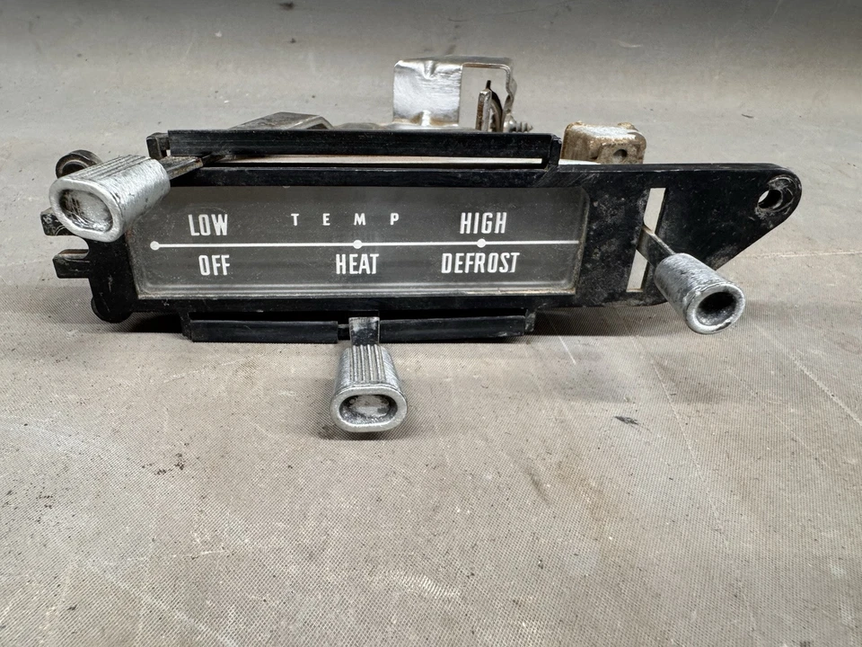 Ford Galaxie 1961 1962 personalizado 500 controles de calefacción perillas interruptor de ventilador OEM Foto 1 de 4