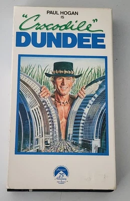 Crocodile Dundee VHS Movie 1986 Paramount Pictures  - Image 1 of 4