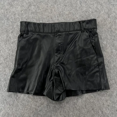 Zara黑色人造皮革短裤高腰S — 第 1/4 张图片