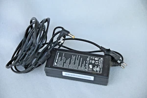 FSP605-RHC Power Adapter - out: 19 V - 3,52 A - Netzteil Adaptor P/N 40039972 - Bild 1 von 2