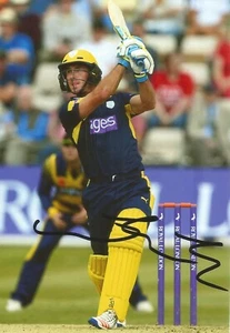 HAMPSHIRE CRICKET: WILL SMITH SIGNED 6x4 ACTION PHOTO+COA - Picture 1 of 1