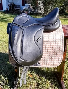 IKONIC HYBRID Monoflap Dressage Saddle / 17.5" ADJ - Picture 1 of 7