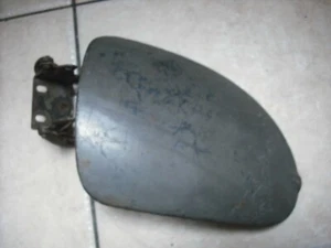STANDARD VANGUARD PHASE 1 / 2 PETROL FUEL FLAP DOOR ? - Picture 1 of 4
