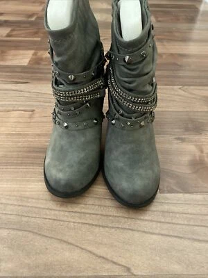 NUEVAS botas al tobillo para mujer sin clasificación botas de tacón alto de cuero sintético con tachuelas 7,5 Foto 1 de 3