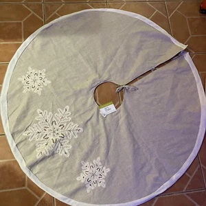 54” Christmas Tree Skirt Snowflake Beige White Gold Sequins Modern Farmhouse - Picture 1 of 7