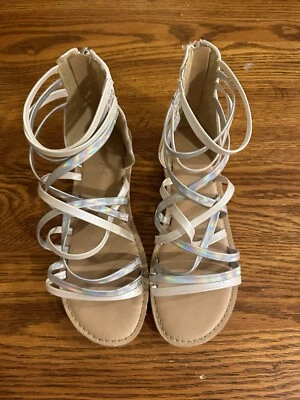 Sandalias Cat & Jack Niñas Color Metálico Plateado Talla 1 Niñas Gladiador Tirantes Foto 1 de 4