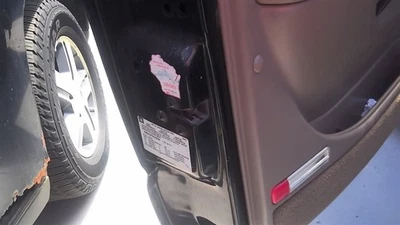 LATCH ASSEMBLY ONLY! Driver Front Door Classic Style Electric Fits 99-07 SIERRA  - Image 1 of 4