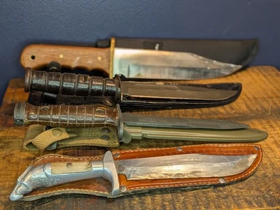 Lot of 4 Vintage Bowie Knives w/ Sheaths – Camillus, Winchester- ships free - Image 1 of 4