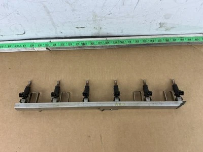 Riel inyector de combustible BMW X3 F25 xDrive28i 2011-2017 con inyectores 7531634 OEM Foto 1 de 4