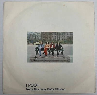 Pooh Noi Due Nel Mondo E Nell’Anima Vinyl Record 7” 45 RPM CBS 8054 CBS 1972 OG - Image 1 of 4