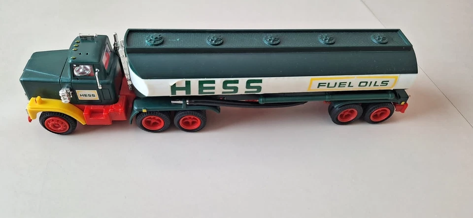 TRUCK HESS FUEL OILS - Immagine 1 di 4