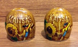 Vintage Golden Aspen Thriftco Souvenir Ceramic State of Kansas Salt & Pepper Sha - Picture 1 of 6