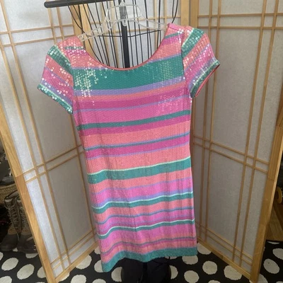 Vestido Laundry by SHELLI SEGAL Lentejuelas Multi Rayas Talla 6 Usado en Excelente Condición-Como Nuevo Foto 1 de 4