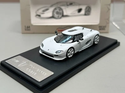 RM 1:64 Koenigsegg CC850 Super White 1:64 Scale Diorama Diecast Model Car - Image 1 of 4