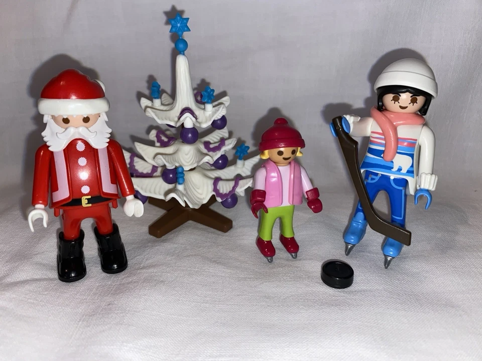 Playmobil Père Noël A La Patinoire Sapin Christmas - Photo 1/1