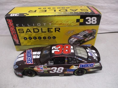2006 Action Elliott Sadler Snickers 1/24 - Image 1 of 3