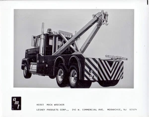 AMT / Lesney b & w press release picture "Mack Wrecker" kit - Picture 1 of 1