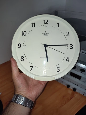 EU DCF JUNGHANS MEGA RADIO CONTROLLED WALL CLOCK VINTAGE WHITE CREAM 368/6544.00 Cover