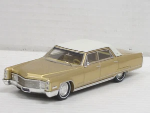 Cadillac Fleetwood Sixty Special Brougham 1967 dorado/blanco sin caja PremiumX 1:43 - Imagen 1 de 4