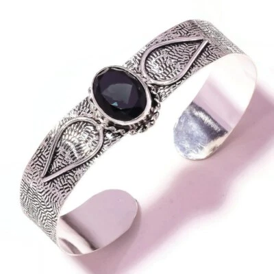 Brazalete abierto antiguo grabado oxidado hecho a mano con piedras preciosas de cuarzo negro Foto 1 de 3