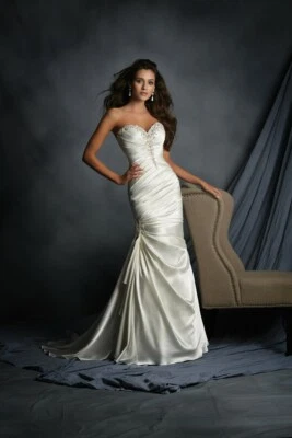 Alfred Angelo 2520 Marfil talla 24W Foto 1 de 4