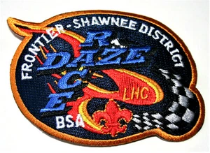 2009 BSA LHC Council Boy Scouts Race Daze Frontier Shawnee District Patch New - Foto 1 di 3