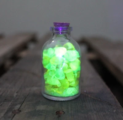 Unique Mini Bottle with Crushed Uranium Glass – Glows Under Blackligh - Image 1 of 4