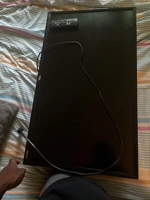 TCL 32S62S 32 (80 cm) HD Ready Smart led TV And Remote - Image 1 of 2