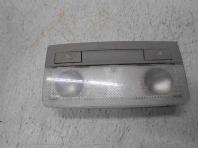 Chevrolet Equinox 2010-2017 segunda fila trasera carga superior luz de cortesía con interruptor Foto 1 de 4