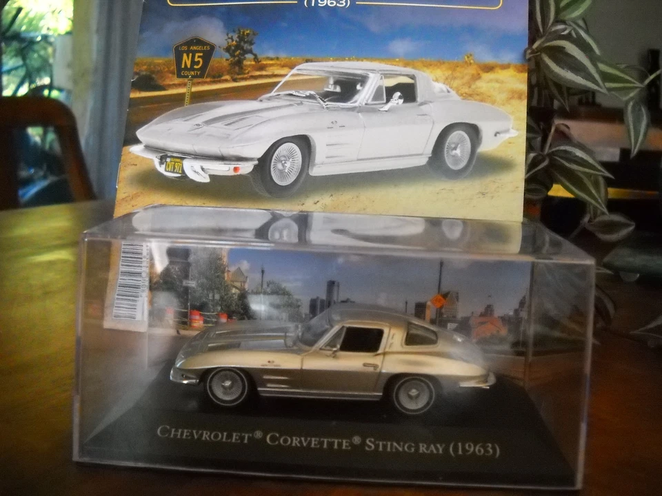 CHEVROLET CORVETTE C2 1963 STINGRAY SILVER AMERICAN CARS 1:43 ALTAYA IXO - Photo 1/1