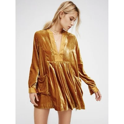 Mini vestido de fiesta Free People Choose Me de terciopelo amarillo dorado para mujer ~ SP Foto 1 de 4