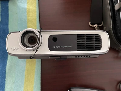 HP SB21 Digital Projector with Remote and Power Cables ,No Disc.See Photos.Used. - Image 1 of 4