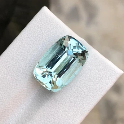 12.59 Carats Blue Aquamarine from Pakistan Loose Gemstone - Image 1 of 4