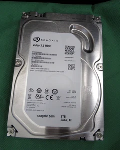 2TB Seagate 3.5" SATA Internal Hard Drive HDD PC CCTV - Afbeelding 1 van 3