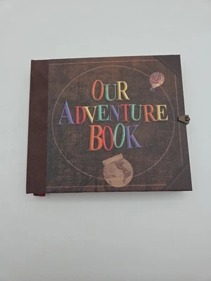 Álbum de fotos de álbum de recortes de nuestro libro de aventuras Foto 1 de 4