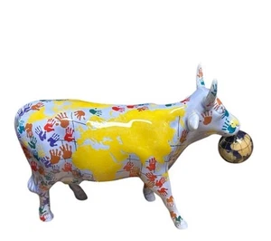 WESTLAND COW PARADE ITS A SMOOLL WORLD 2002 COW FIGURINE - Picture 1 of 8