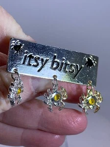 ITSY BITSY mit Spinne baumelt gelb Strass Vintage Silber Brosche M-3839 - Bild 1 von 3