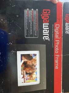 GIGAWARE 7” Digital Photo Frame 16:9 High Res. Black Wood - Picture 1 of 5