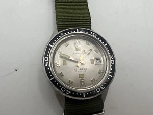 u251 Jubilee Diver Manual Wind 17 Jewel Date Watch - Picture 1 of 7