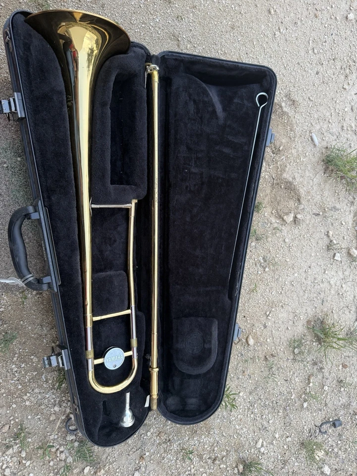 Trombón tenor dorado Yamaha YSL 200AD Advantage con boquilla y estuche Foto 1 de 4