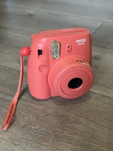 Fujifilm Instax Mini 8 Instant Camera - Red - TESTED WORKS - Picture 1 of 8
