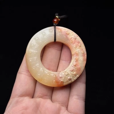 Древнее нефритовое кольцо китайской династии Хань 206 г. до н.э.–220 г. н.э. с узором из крючка и облака - Изображение 1 из 4