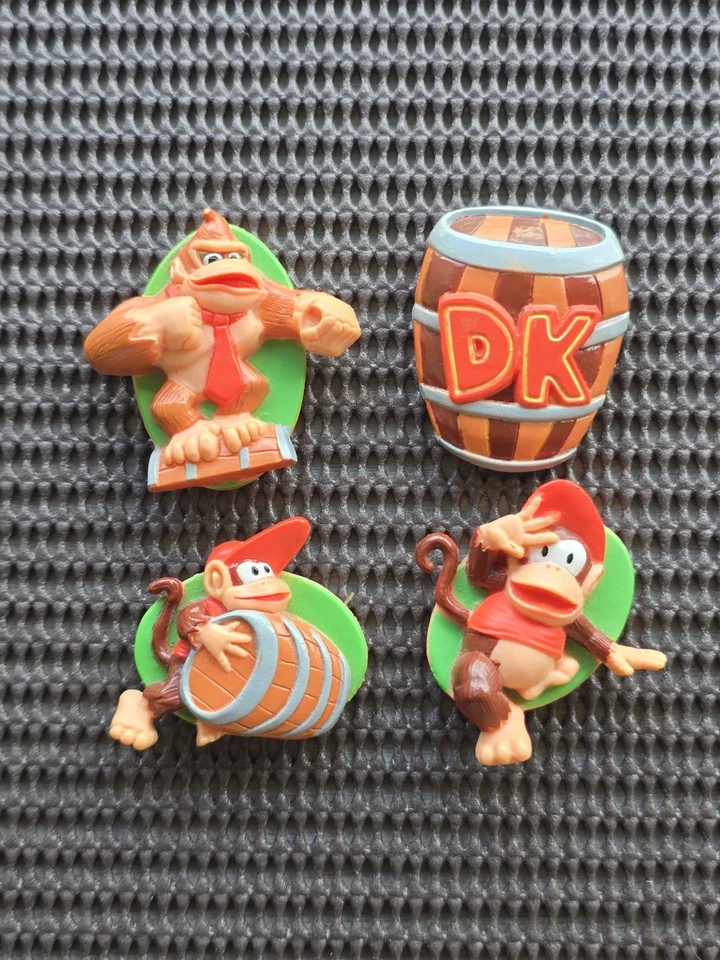 De colección Nintendo Donkey Kong Country Personaje Imán Nevera LOTE 4 Raro SNES GB Foto 1 de 4