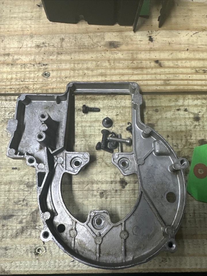 Cubierta de motor recortadora mecanizada McCulloch Eager Beaver 224042 Foto 1 de 1