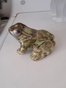 Estatuilla de rana de cerámica artística vintage pincel McCoy pintada a mano - Imagen 1 de 6