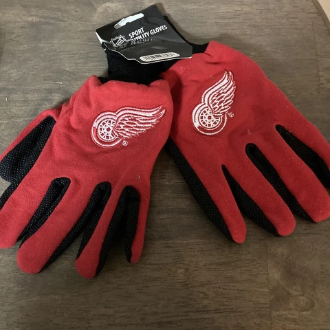 Detroit Red Wings Sport Utility Gloves Officially Licensed NHL Merchandise Cover